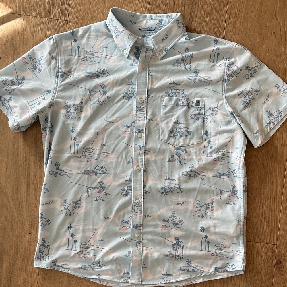 Huk Light Blue Graphic Casual Shirt Size Large